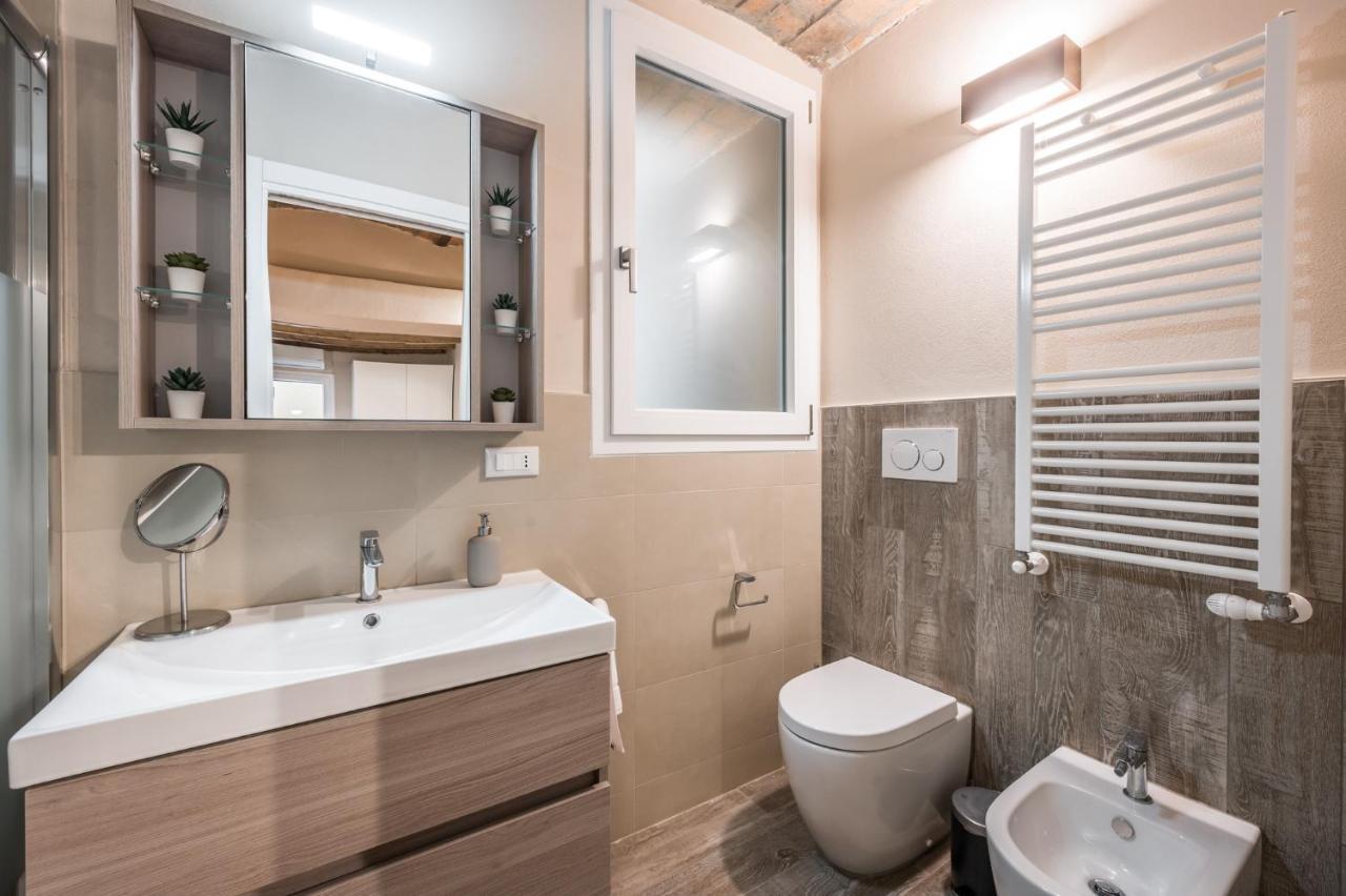 Broccaindosso Wood Apartments 5* Bologna Buitenkant foto