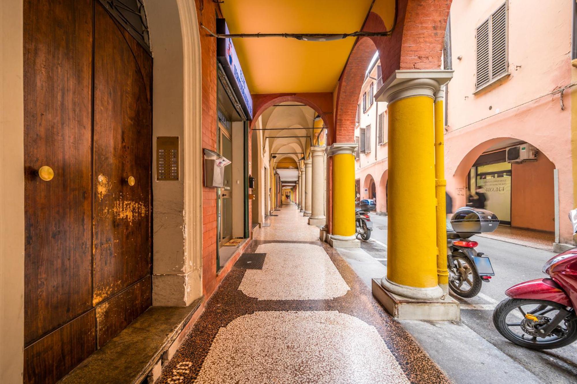 Broccaindosso Wood Apartments 5* Bologna Buitenkant foto